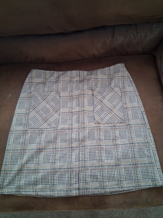Soho Apparel Dresses & Skirts - Women's Sz Lg Soho Apparel Plaid Pencil Skirt in Black, White & Tan